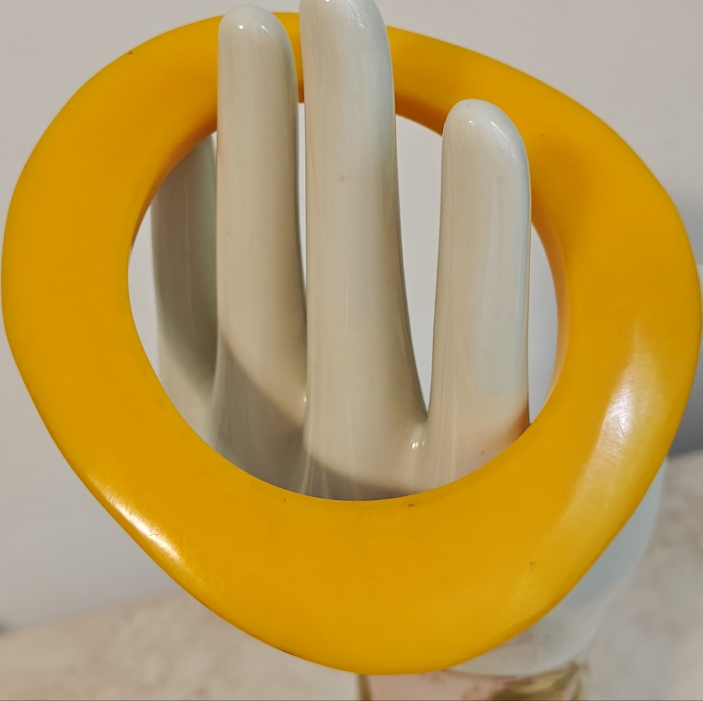 Vintage MOD Yellow Saucer Bangle Bracelet